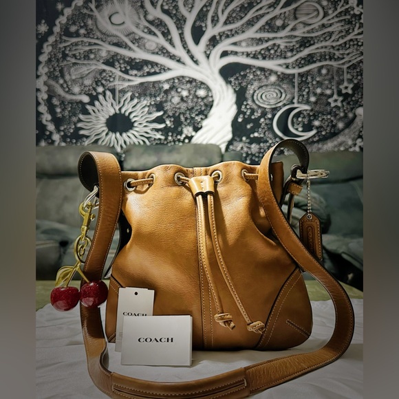 Vintage Coach soho shoulder Bag Tan Leather Drawstring Bag - Picture 8 of 16